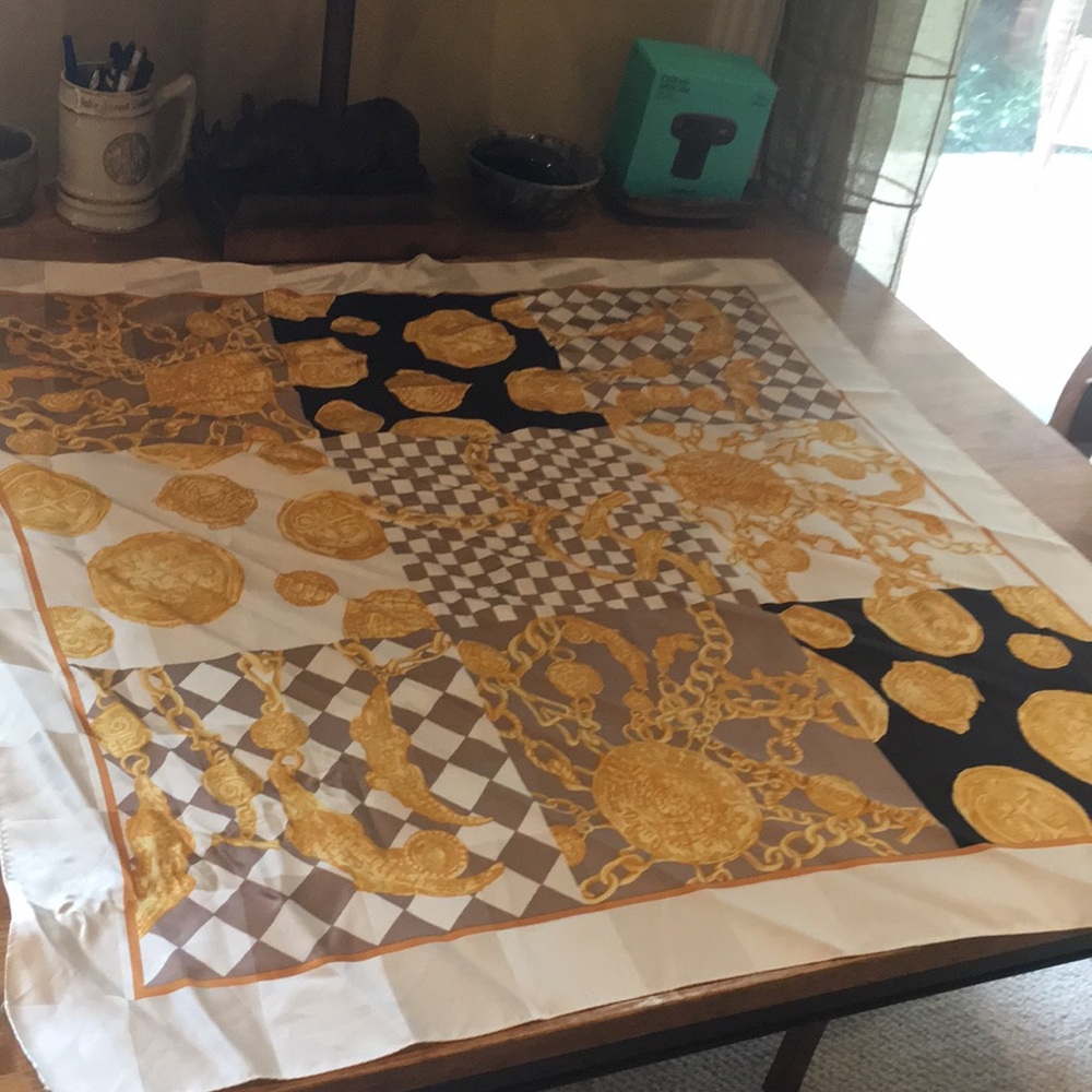 Carlos Falchi scarf